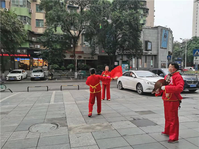 四川中青旅綿陽(yáng)分社、綿陽(yáng)市中旅假日旅行社、綿陽(yáng)自來(lái)文化傳播有限公司24H自助售貨服務(wù)盛大開(kāi)業(yè)